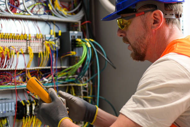 Best Affordable Emergency Electrician  in Melrose, MA